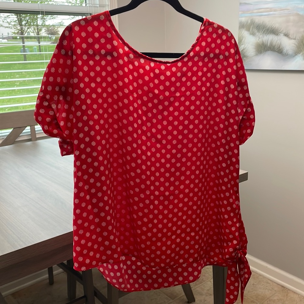 Chico’s size 3 Red and White polka dot short sleeve top